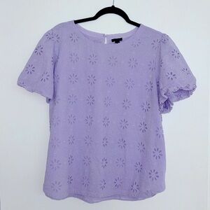 Ann Taylor XL lavender eyelet top. new w/o tags. Never worn.